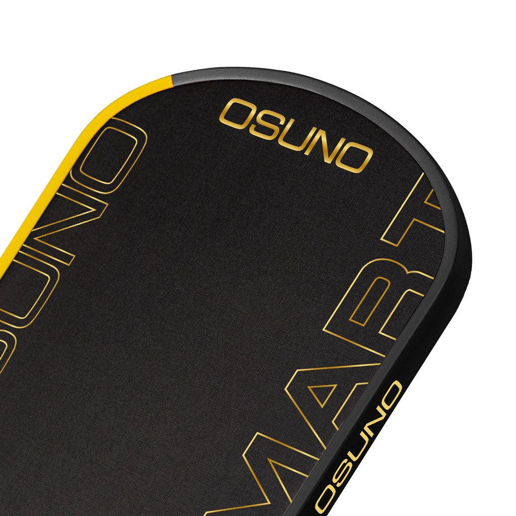 Bề mặt Raw Carbon T700 ép nóng 4 lớp của vợt pickleball OSUNO SMART, hỗ trợ tăng ma sát với bóng, tạo xoáy ổn định và kiểm soát quỹ đạo bóng tốt hơn.